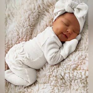 Organic Waffle 2-Way Zip Ruffle Footie, Lucent White